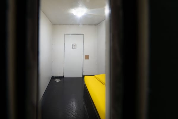 Isolation room for young people in mandatory care 1:12